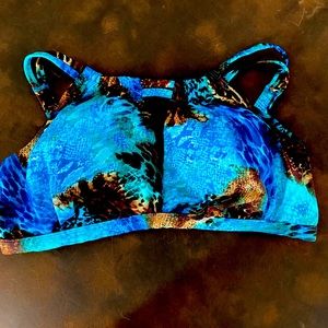 VENUS bikini keyhole top. Worn once! Size 20